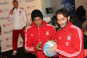 Luiz Gustavo und Hamit Altintop stellten bei Fitness First das Kursprogramm "Athletic Fitness" vor (Foto: Martin Schmitz)